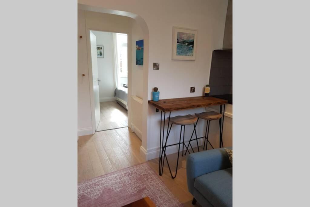 St Ives Apartment Private Parking With Garden 10 Minute Walk Into Town And Beach المظهر الخارجي الصورة